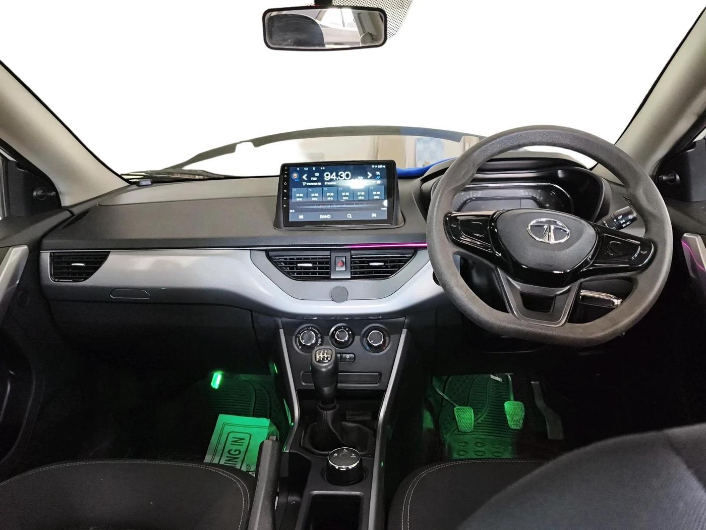 2022 Tata NEXON XE PETROL, Petrol, Manual, 38,538 km, interior