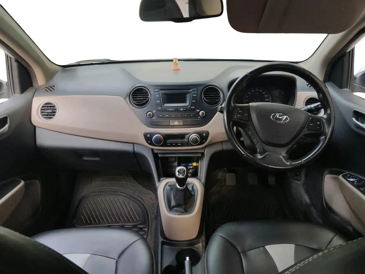 2014 Hyundai Xcent SX 1.2 (O), Petrol, Manual, 59,013 km, interior