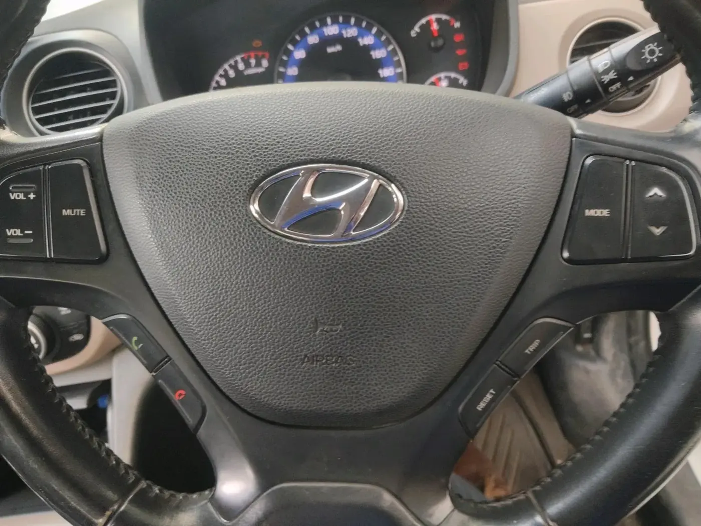 2014 Hyundai Xcent SX 1.2 (O), Petrol, Manual, 59,013 km, interior
