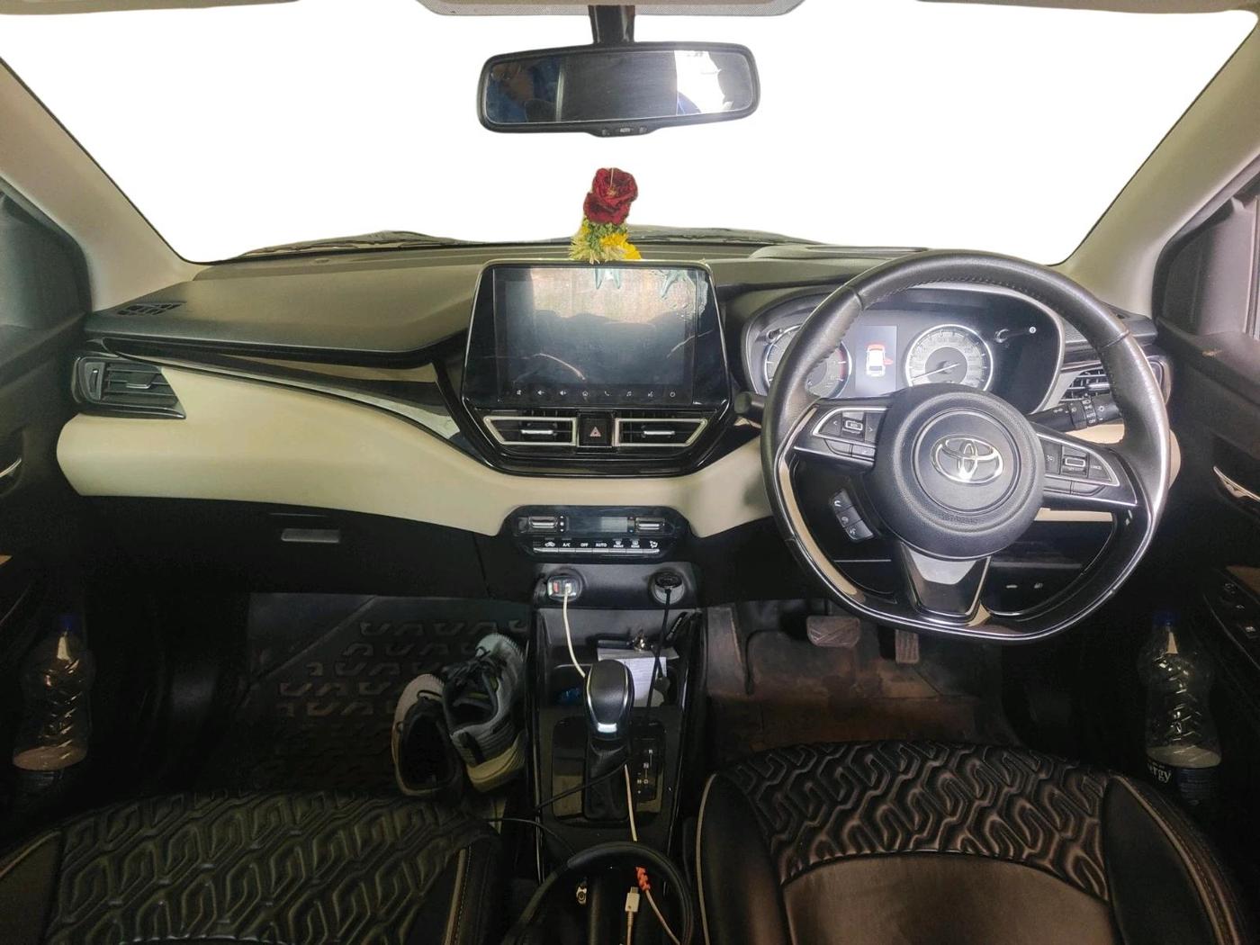 2024 Toyota Glanza V AMT, Petrol, Automatic, 31,174 km, interior