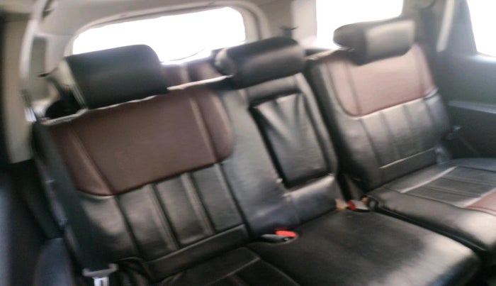 2018 Mahindra XUV500 W7, Diesel, Manual, 98,542 km, interior