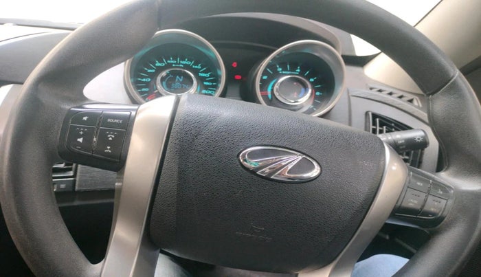 2018 Mahindra XUV500 W7, Diesel, Manual, 98,542 km, interior