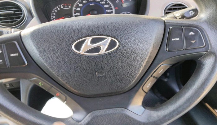 2015 Hyundai Grand i10 SPORTZ 1.2 KAPPA VTVT, Petrol, Manual, 64,815 km, interior