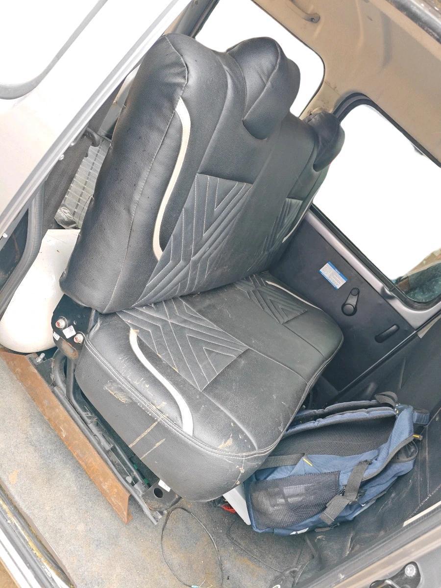2025 Maruti Eeco 5 STR AC CNG, CNG, Manual, 17,034 km, interior