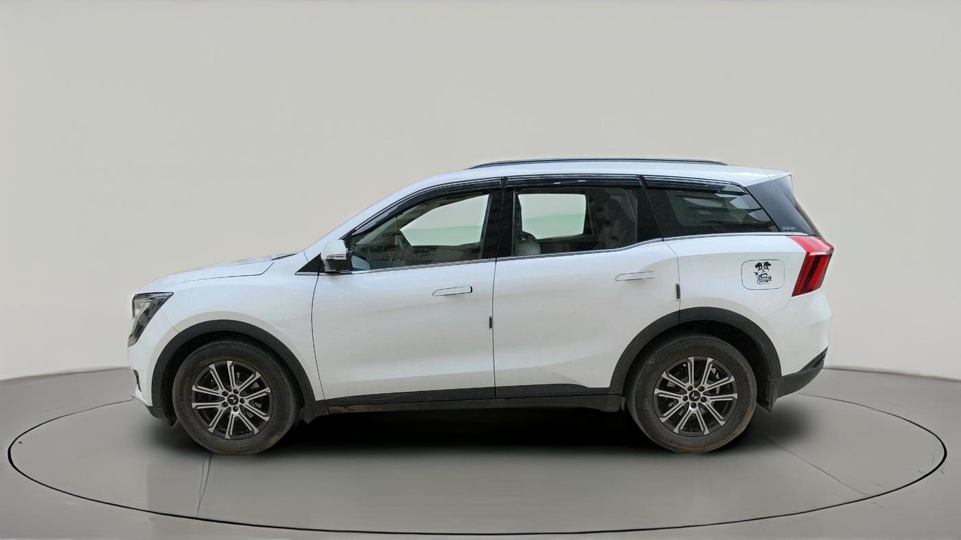 2025 Mahindra XUV700 AX 7 LUXURY D AT 7 STR, Diesel, Automatic, 56,708 km, exterior