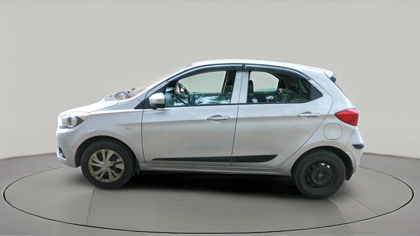 2017 Tata Tiago XT PETROL, Petrol, Manual, 72,706 km, exterior