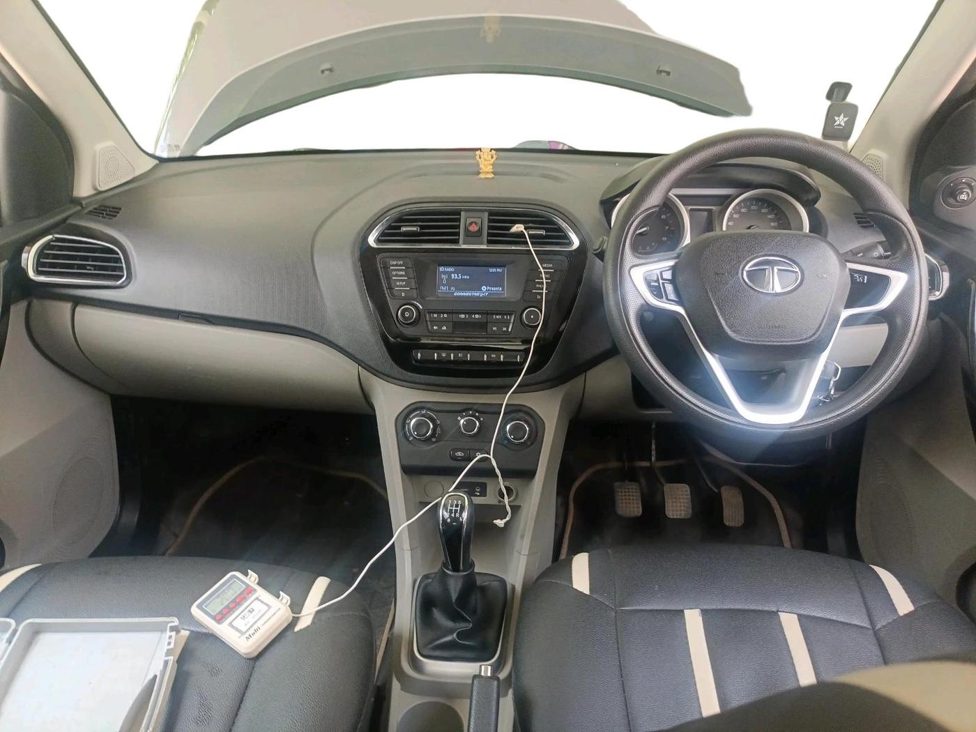 2017 Tata Tiago XZ PETROL, Petrol, Manual, 63,988 km, interior