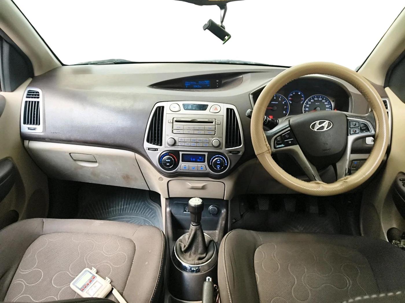 2011 Hyundai i20 ASTA 1.2, Petrol, Manual, 87,108 km, interior
