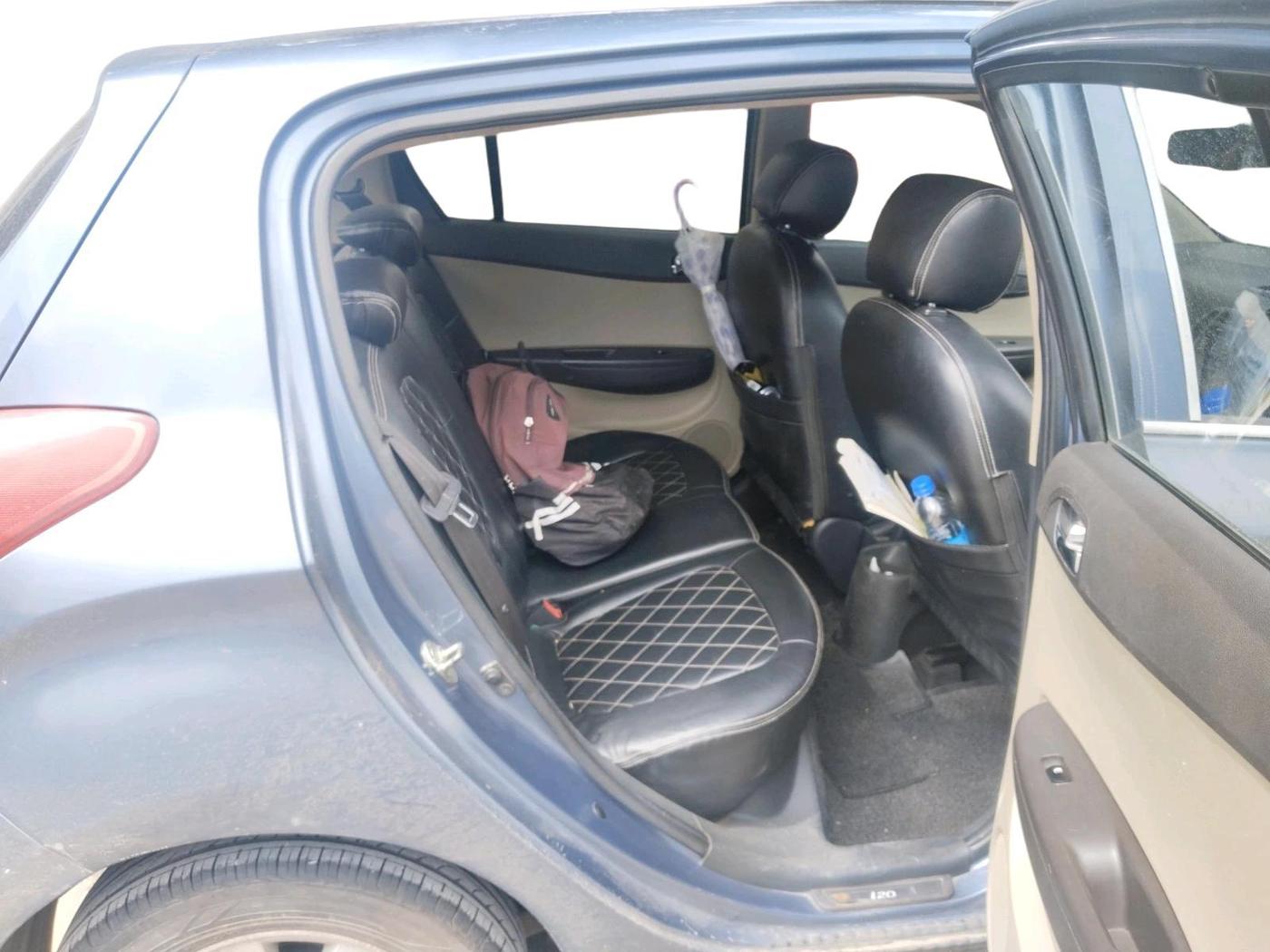 2013 Hyundai i20 SPORTZ 1.4 CRDI, Diesel, Manual, 1,41,599 km, interior
