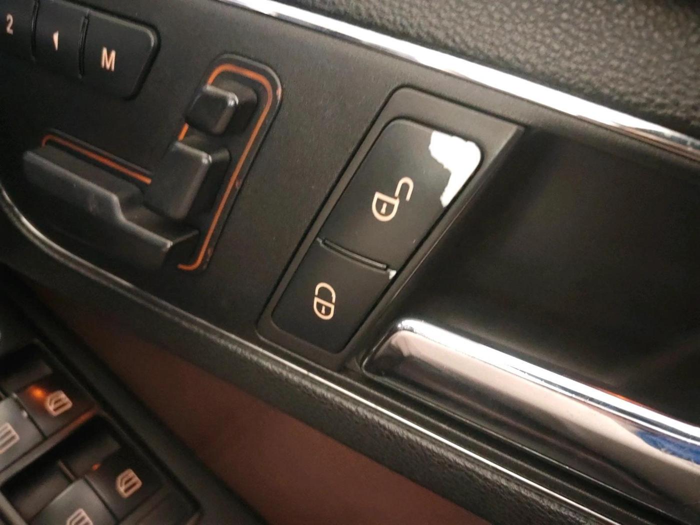 2009 Mercedes Benz E Class E 350 AVANTGARDE, Diesel, Automatic, 1,37,931 km, interior