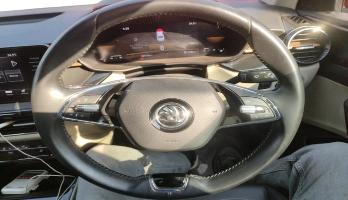 2023 Skoda SLAVIA STYLE 1.0L TSI MT, Petrol, Manual, 22,410 km, interior