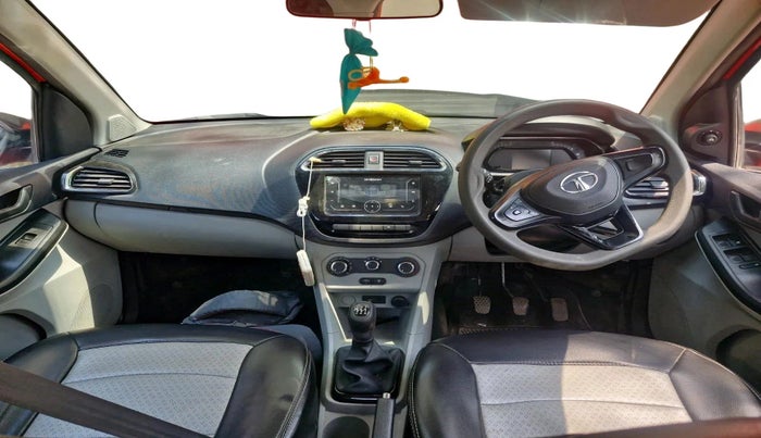 2022 Tata Tiago XT CNG, CNG, Manual, 42,025 km, interior