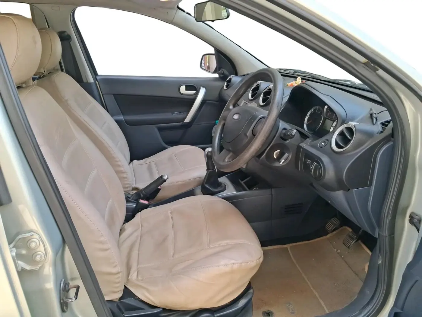 2013 Ford Classic 1.6 DURATEC CLXI, Petrol, Manual, 55,516 km, interior