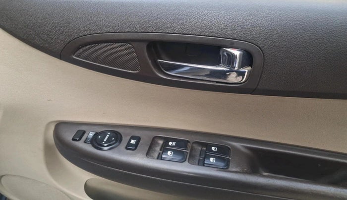 2011 Hyundai i20 ASTA 1.2, Petrol, Manual, 94,683 km, interior