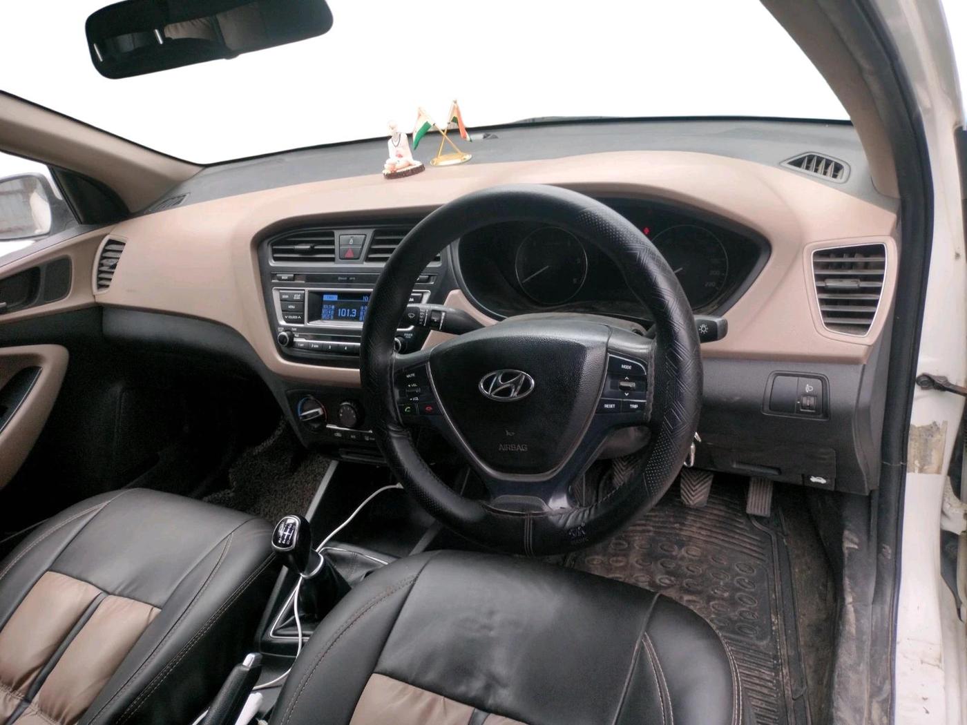 2017 Hyundai Elite i20 SPORTZ 1.4 CRDI, Diesel, Manual, 1,55,342 km, interior