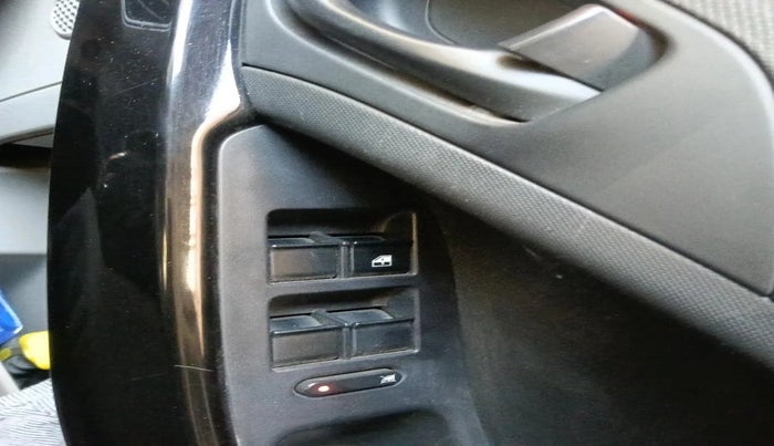 2019 Tata NEXON XM PETROL, Petrol, Manual, 21,664 km, interior