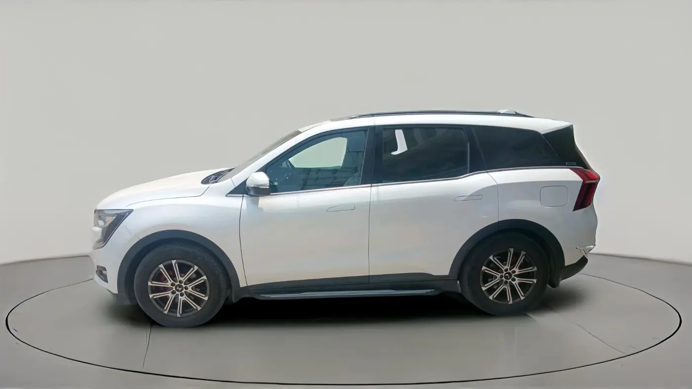 2024 Mahindra XUV700 AX 7 D AT 7 STR, Diesel, Automatic, 42,257 km, exterior