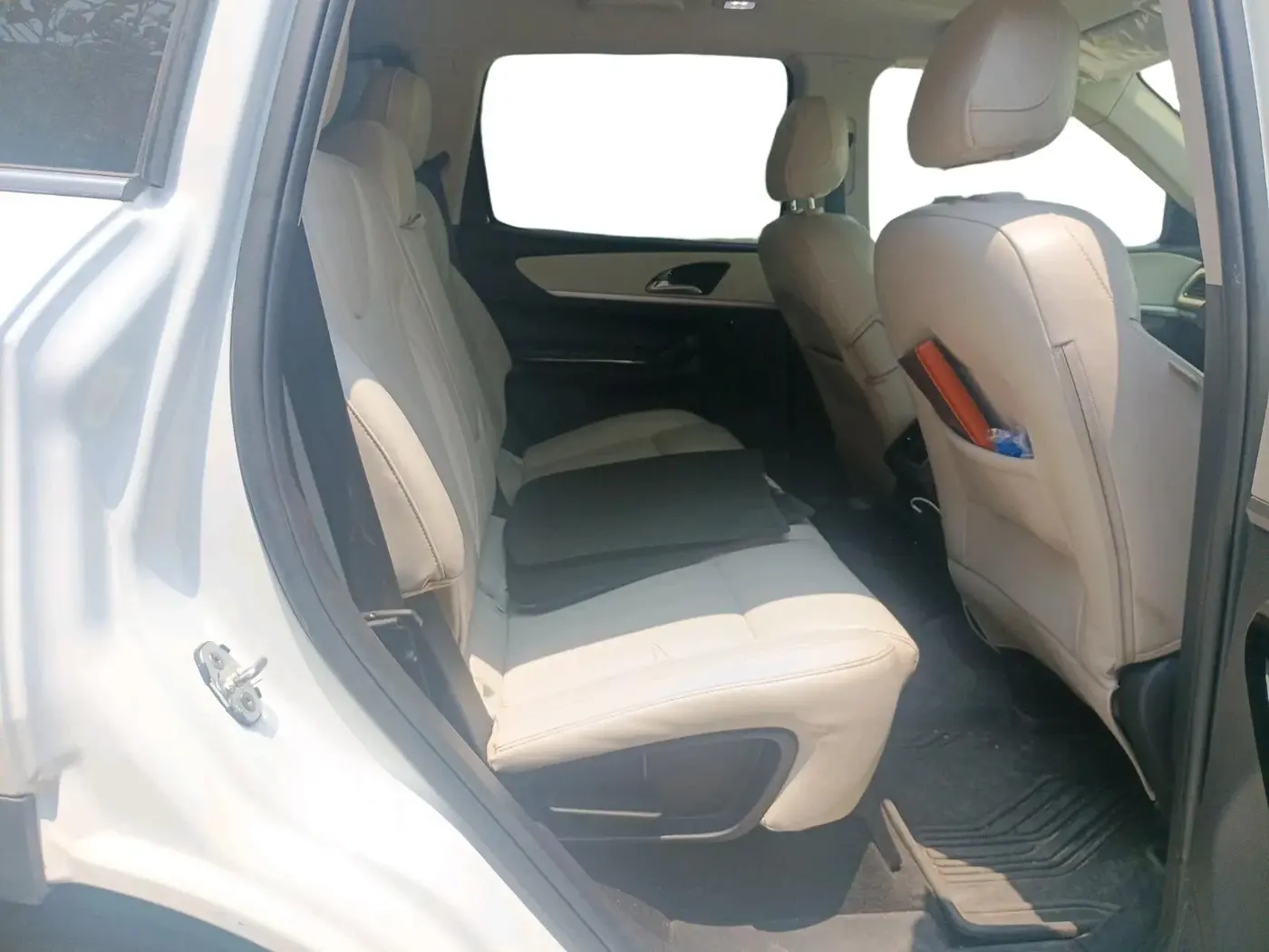 2024 Mahindra XUV700 AX 7 D AT 7 STR, Diesel, Automatic, 42,257 km, interior