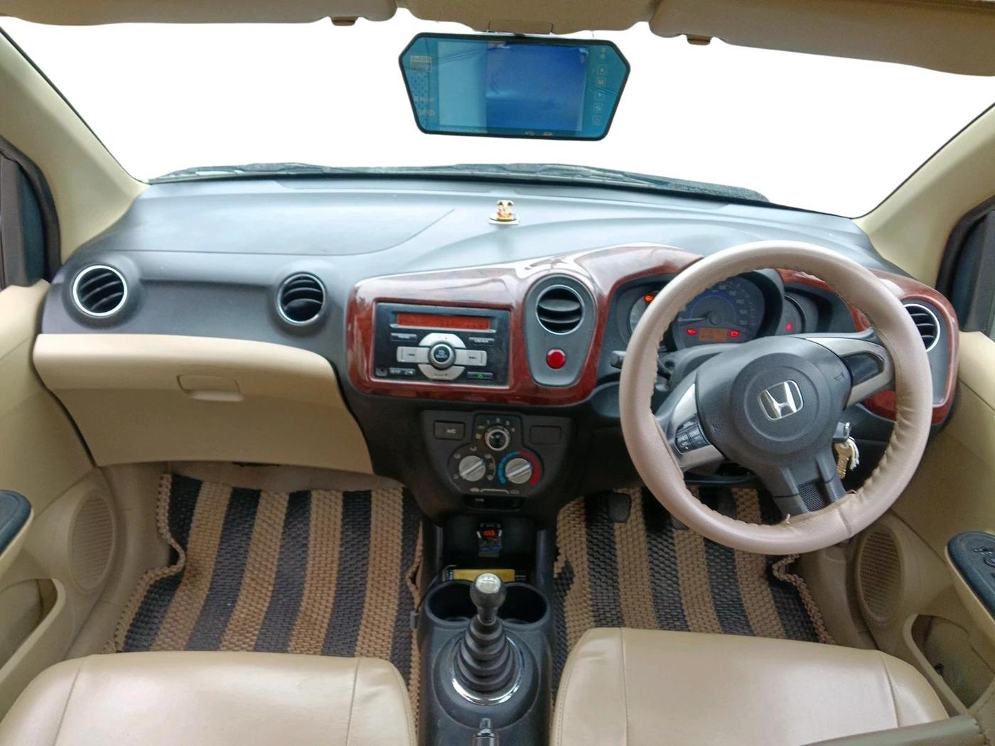 2015 Honda Amaze 1.2L I-VTEC S, Petrol, Manual, 1,23,619 km, interior