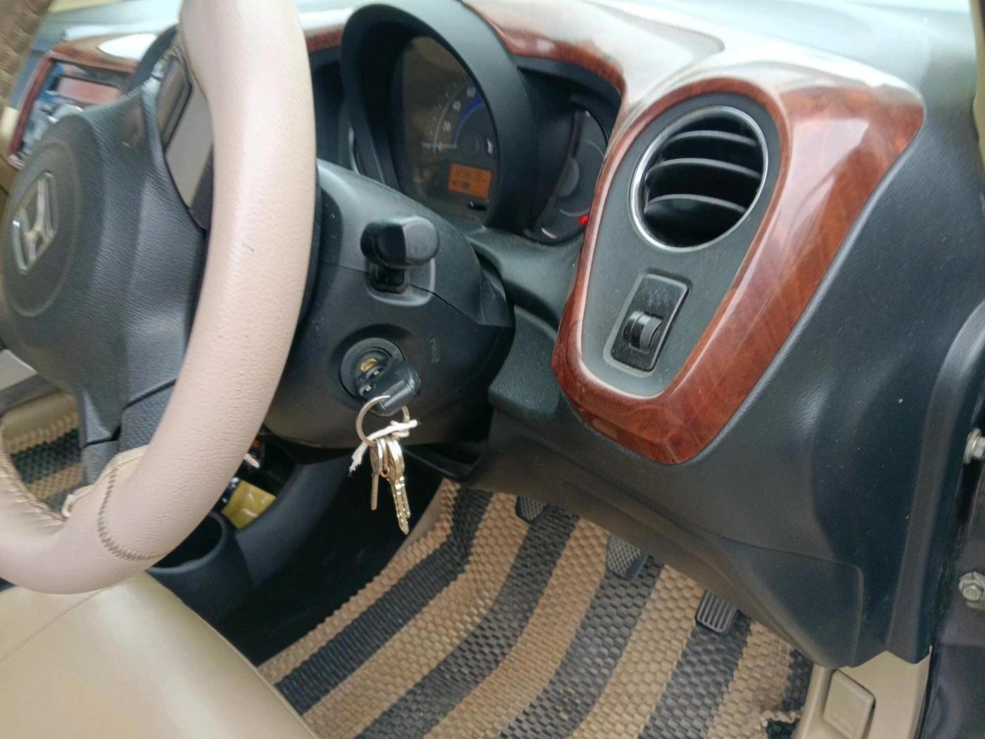 2015 Honda Amaze 1.2L I-VTEC S, Petrol, Manual, 1,23,619 km, interior