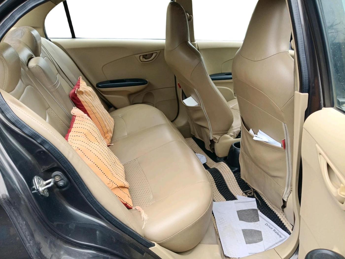 2015 Honda Amaze 1.2L I-VTEC S, Petrol, Manual, 1,23,619 km, interior