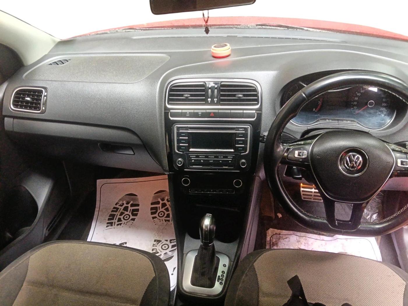 2015 Volkswagen Polo GT TSI AT, Petrol, Automatic, 1,18,200 km, interior