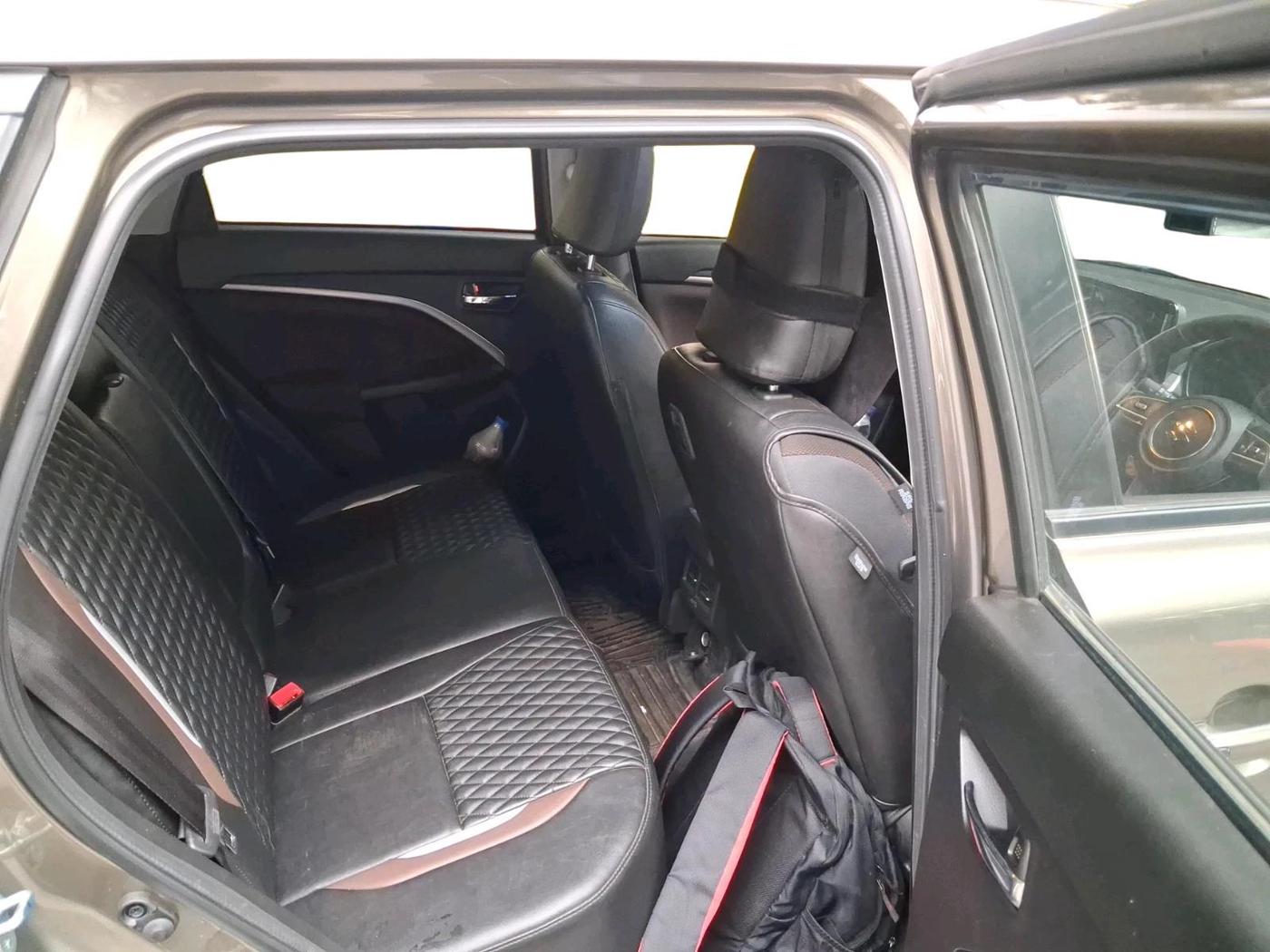 2025 Maruti BREZZA ZXI S-CNG, CNG, Manual, 4,162 km, interior