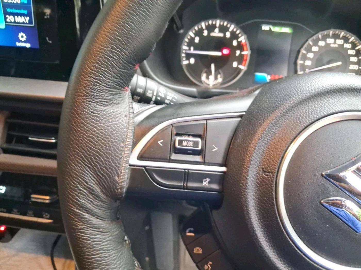 2025 Maruti BREZZA ZXI S-CNG, CNG, Manual, 4,162 km, interior