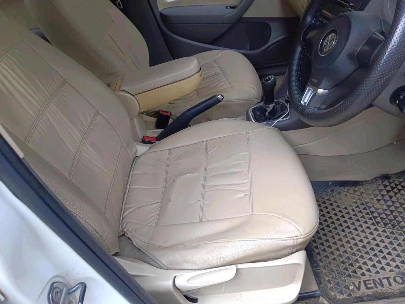 2011 Volkswagen Vento HIGHLINE 1.6 MPI, Petrol, Manual, 1,42,719 km, interior