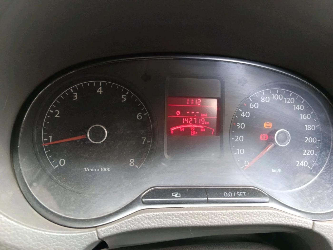 2011 Volkswagen Vento HIGHLINE 1.6 MPI, Petrol, Manual, 1,42,719 km, interior