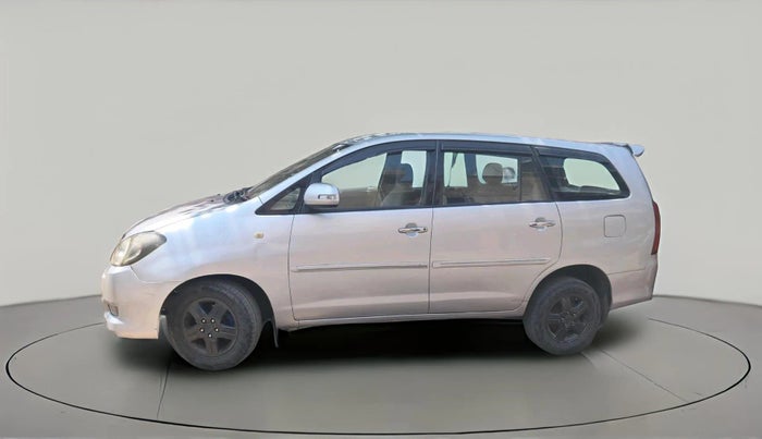 2005 Toyota Innova V 2.5 8 STR, Diesel, Manual, 1,99,641 km, exterior