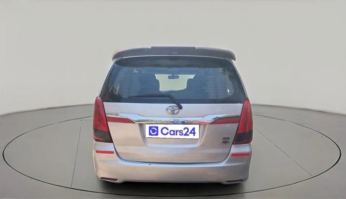 2005 Toyota Innova V 2.5 8 STR, Diesel, Manual, 1,99,641 km, exterior