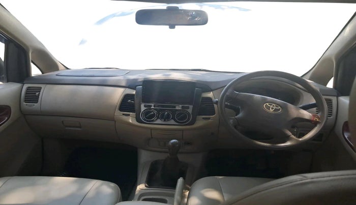 2005 Toyota Innova V 2.5 8 STR, Diesel, Manual, 1,99,641 km, interior