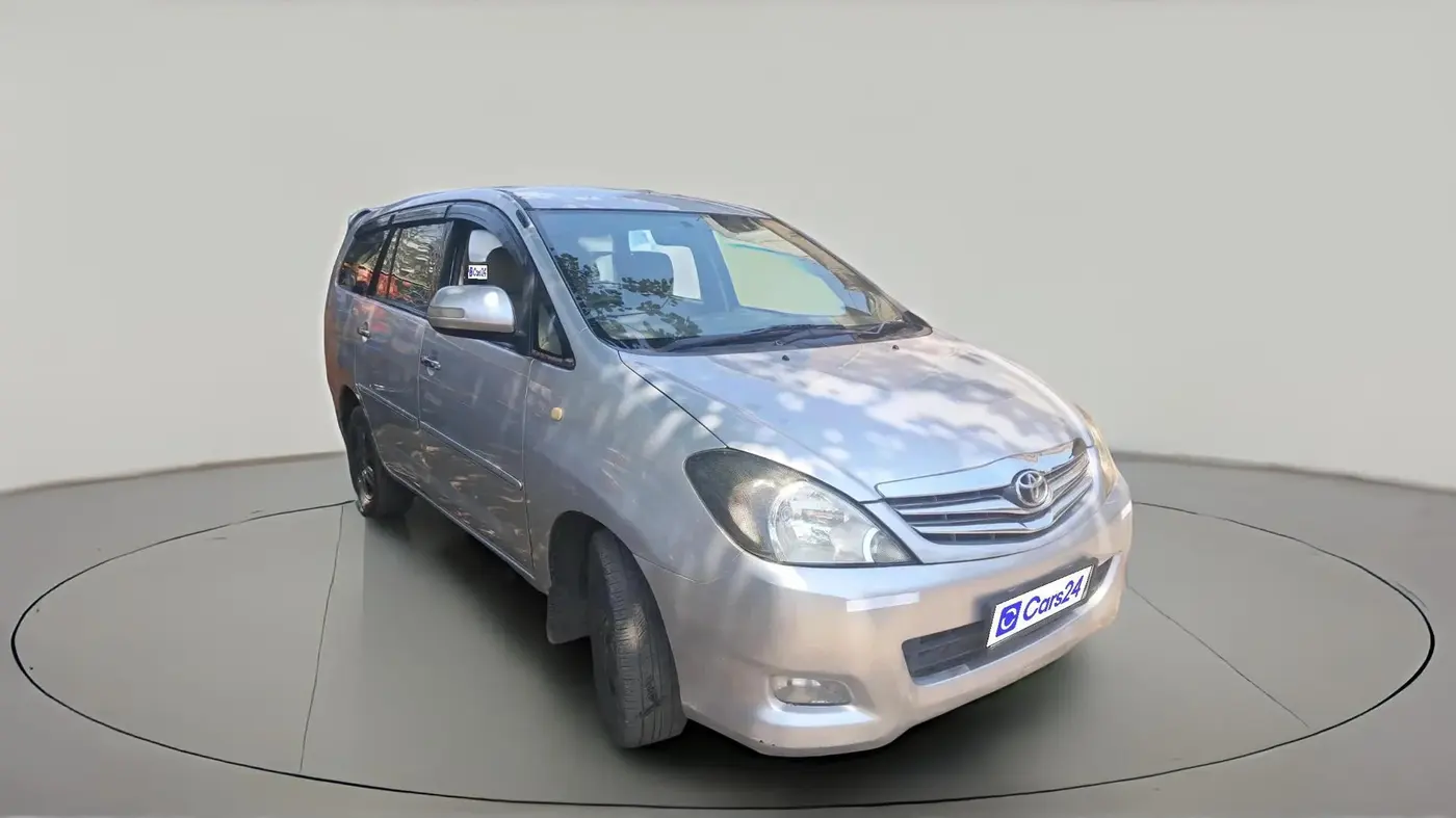 Used 2005 Toyota Innova V 2.5 8 STR Manual | Cars24