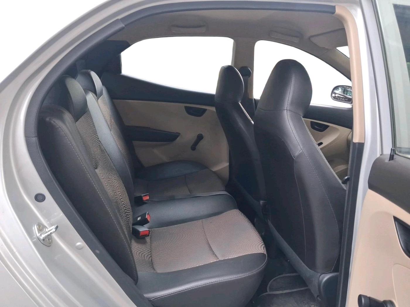 2015 Hyundai Eon MAGNA +, Petrol, Manual, 15,335 km, interior