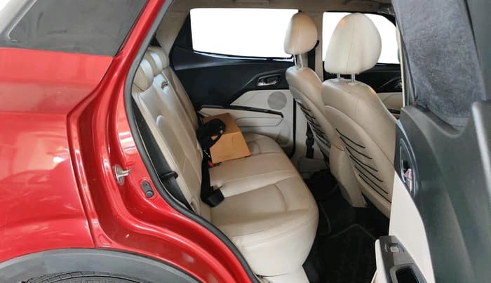 2021 Mahindra XUV300 W8 (O) 1.2 PETROL, Petrol, Manual, 90,814 km, interior