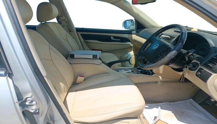 2013 Ssangyong Rexton RX7, Diesel, Automatic, 1,23,377 km, interior