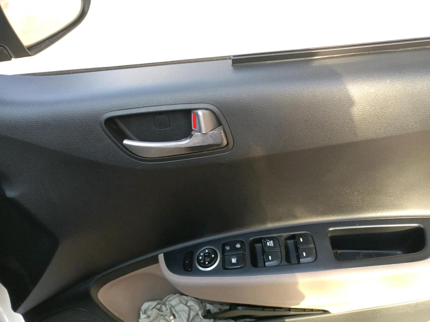 2014 Hyundai Xcent S (O) 1.2, Petrol, Manual, 1,08,073 km, interior
