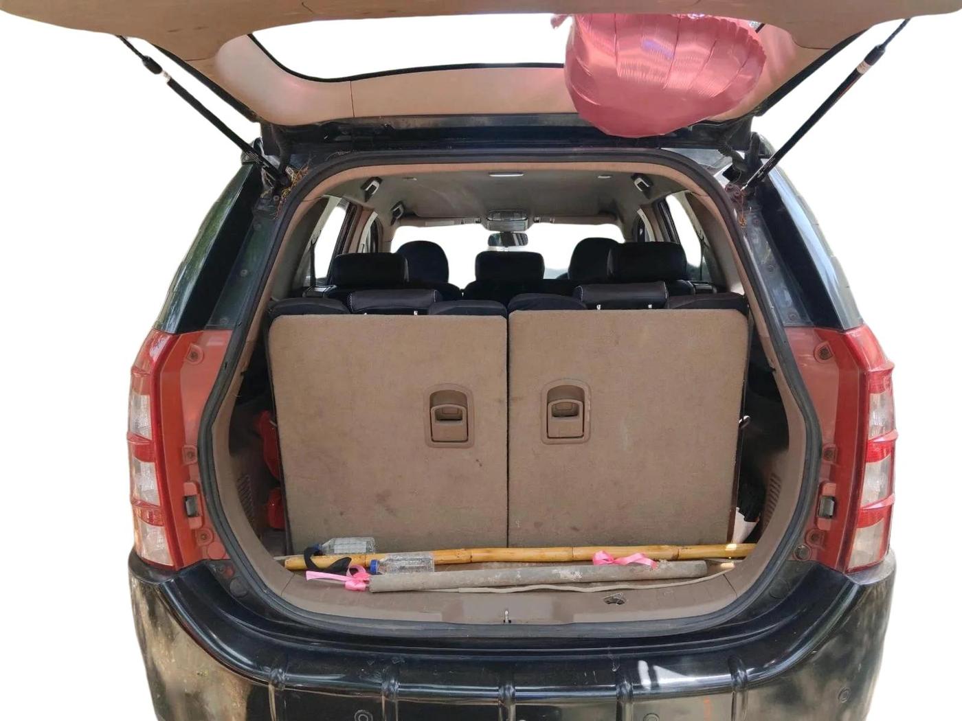 2014 Mahindra XUV500 W8, Diesel, Manual, 1,29,509 km, exterior