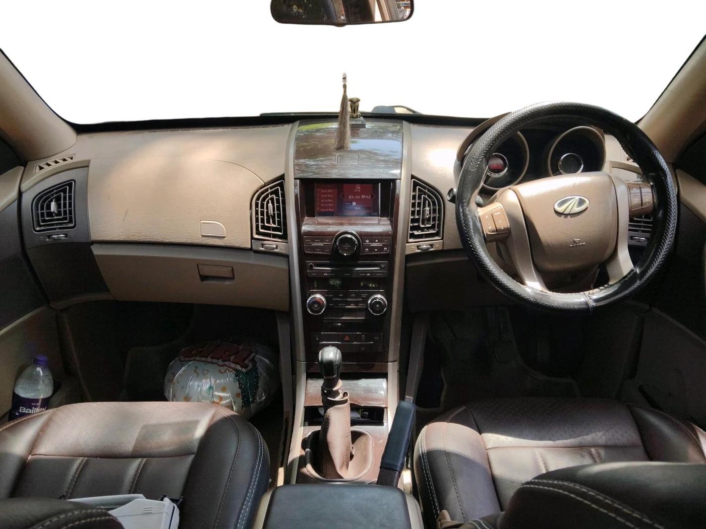 2014 Mahindra XUV500 W8, Diesel, Manual, 1,29,509 km, interior