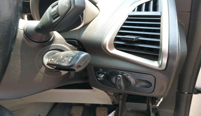 2015 Ford Ecosport TITANIUM 1.0L ECOBOOST, Petrol, Manual, 1,59,500 km, interior