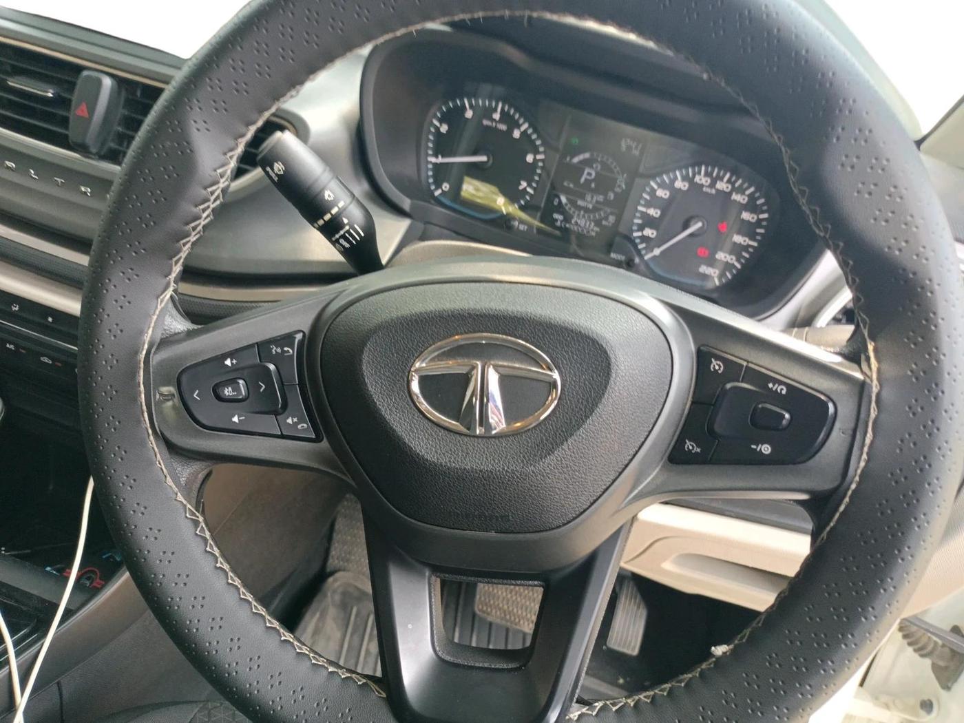 2023 Tata ALTROZ XTA, Petrol, Automatic, 24,833 km, interior