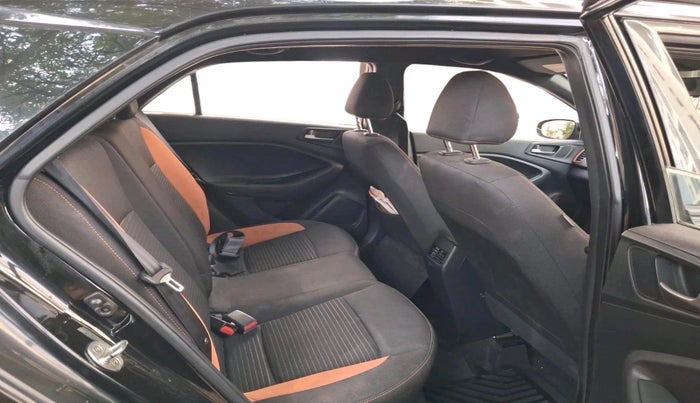 2018 Hyundai i20 Active 1.2 SX, Petrol, Manual, 1,06,657 km, interior