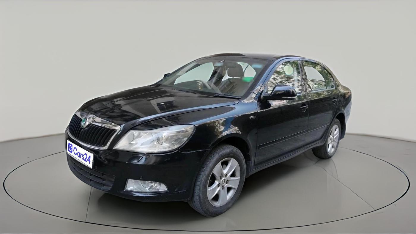 2011 Skoda Laura L&K 2.0 TDI AT, Diesel, Automatic, 1,76,999 km, exterior