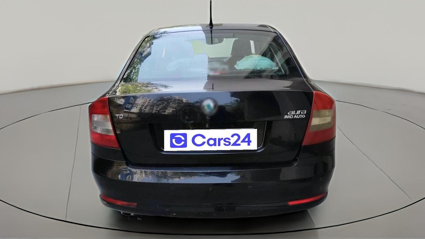 2011 Skoda Laura L&K 2.0 TDI AT, Diesel, Automatic, 1,76,999 km, exterior