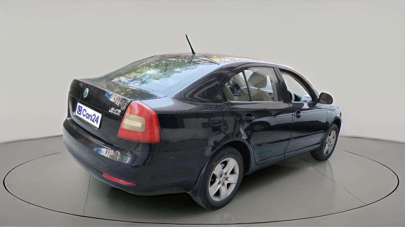 2011 Skoda Laura L&K 2.0 TDI AT, Diesel, Automatic, 1,76,999 km, exterior