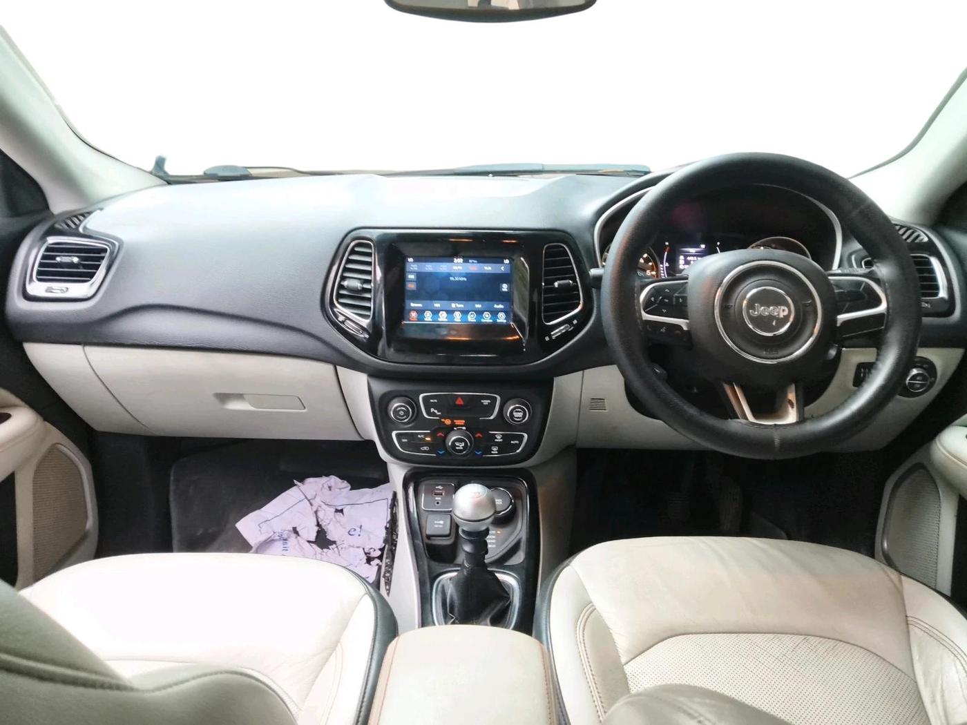 2017 Jeep Compass LIMITED 2.0 DIESEL 4X4, Diesel, Manual, 1,04,926 km, interior