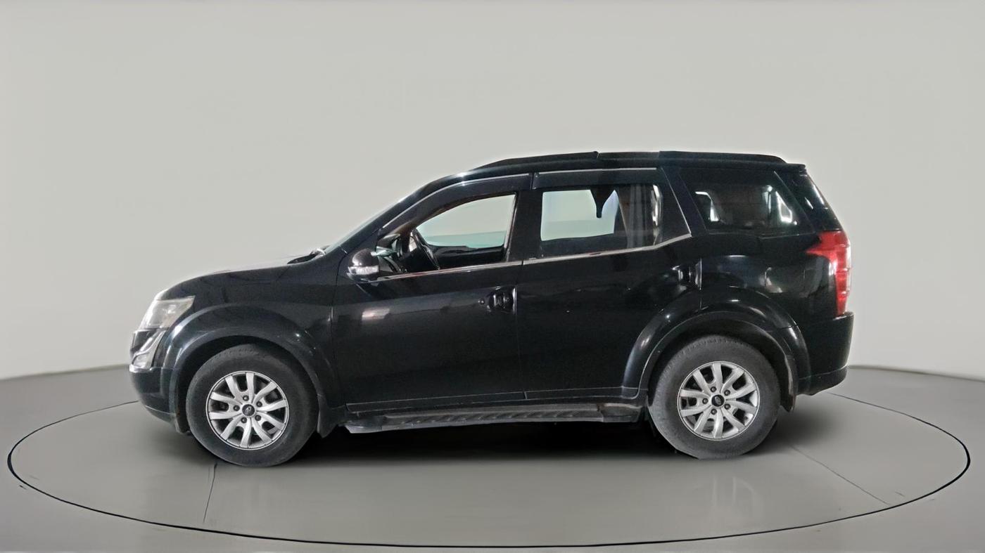 2016 Mahindra XUV500 W10 AT, Diesel, Automatic, 1,05,253 km, exterior
