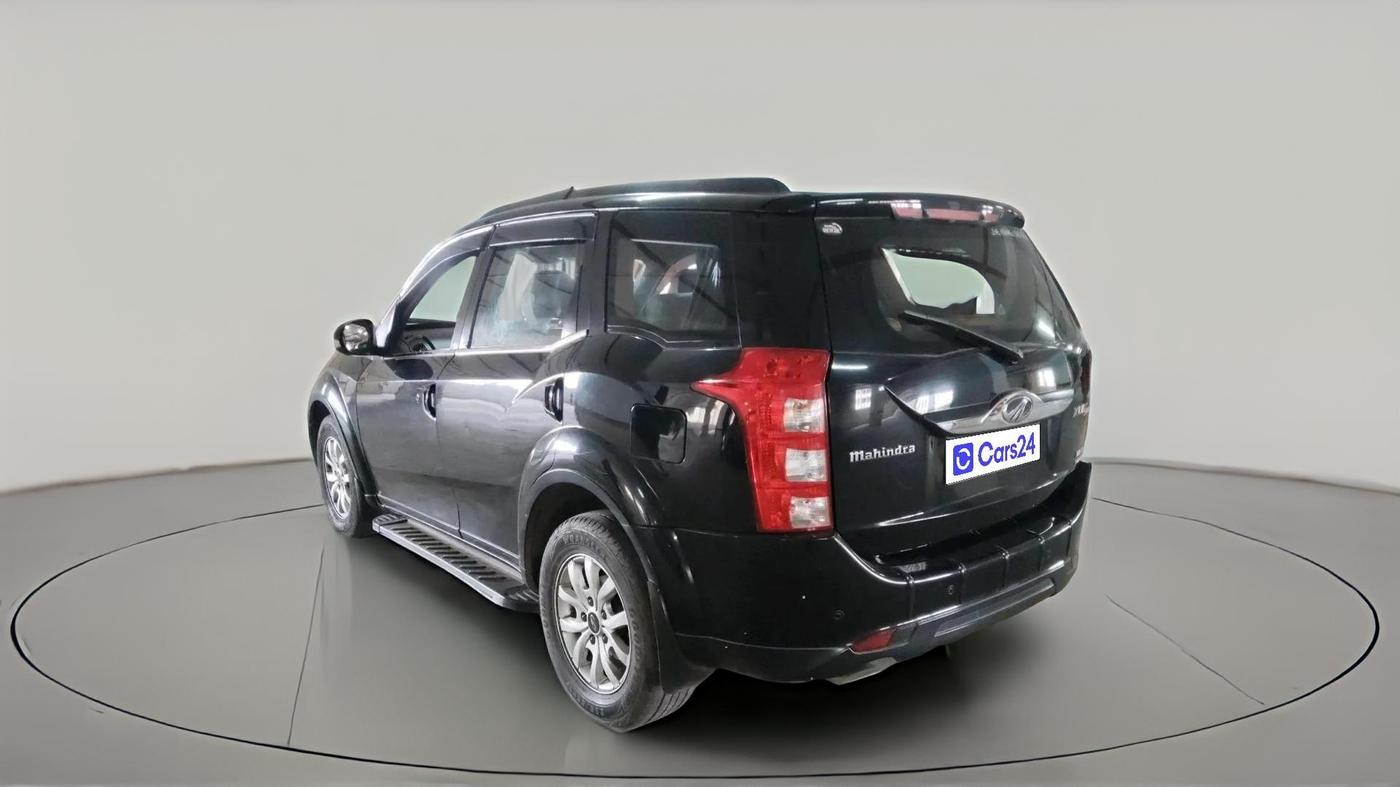 2016 Mahindra XUV500 W10 AT, Diesel, Automatic, 1,05,253 km, exterior