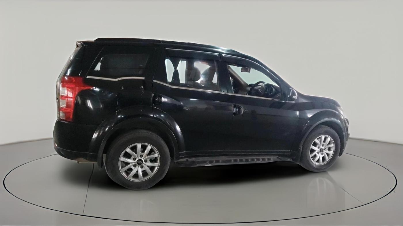 2016 Mahindra XUV500 W10 AT, Diesel, Automatic, 1,05,253 km, exterior